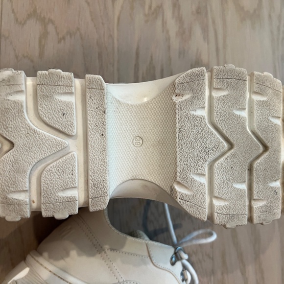 MSGM White Tractor Trek Sneakers - Picture 9 of 9